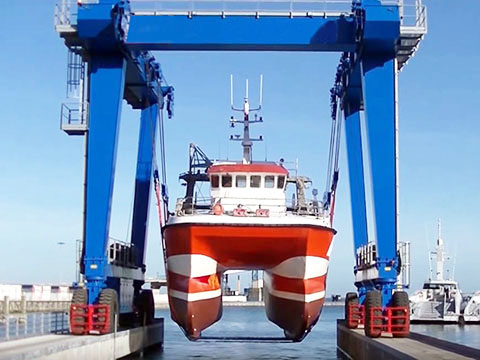 25 ton marine travel lift